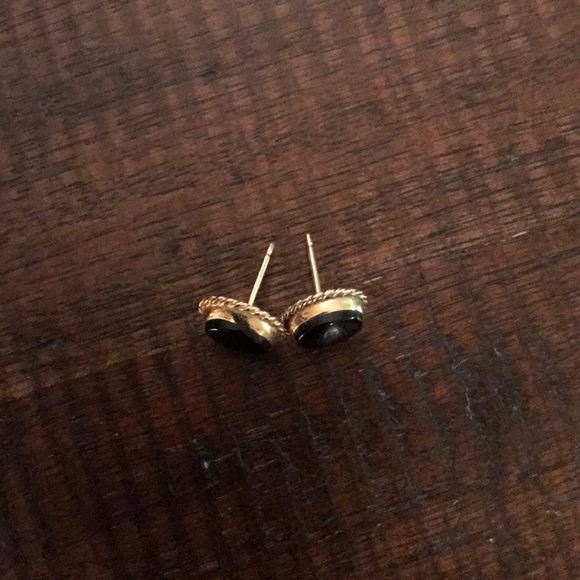 Vintage Carla 14kt Yellow Gold Onyx Earrings - Picture 4 of 4